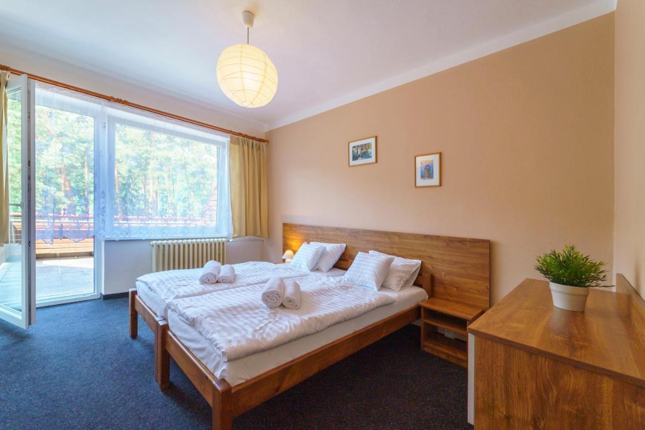 Nebrich Hotel Hladina מראה חיצוני תמונה
